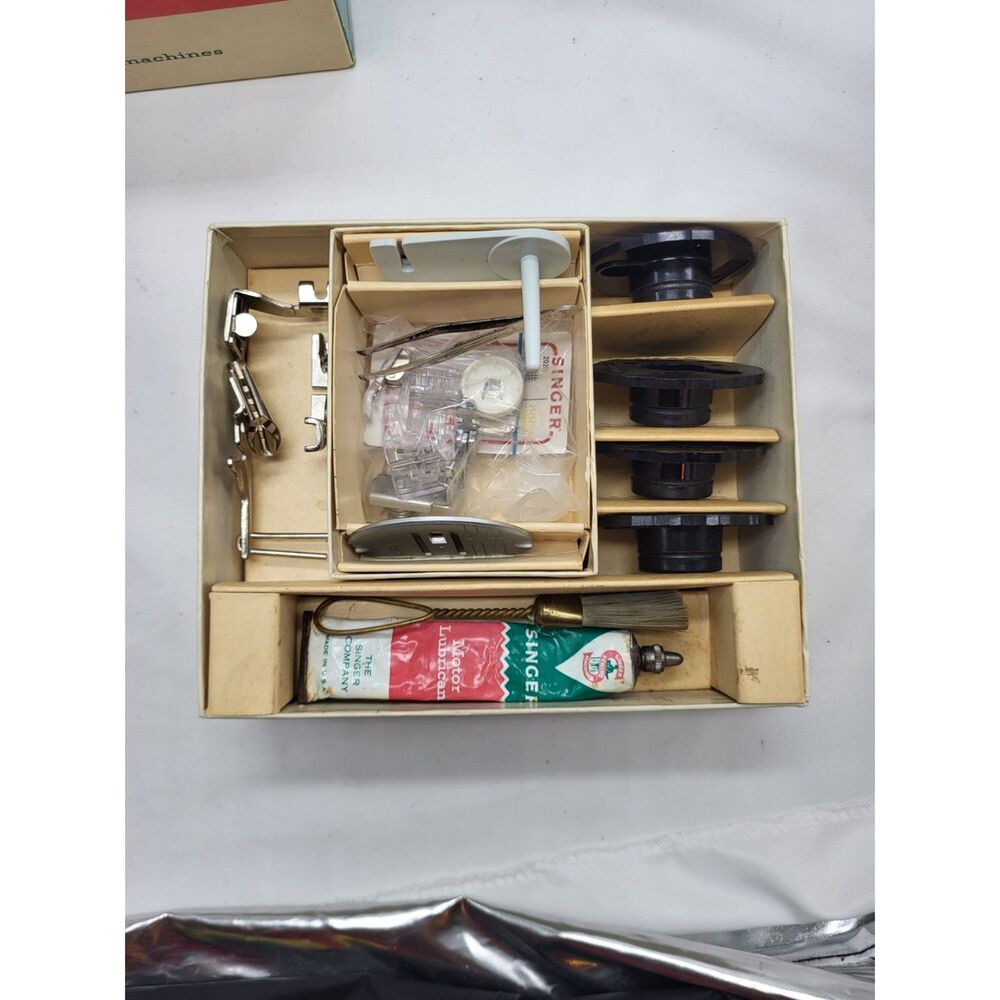 Singer Sewing Items - Picture 8 of 8